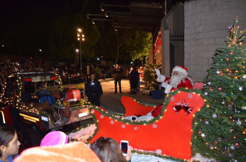 Holiday Snow Village 2015 13